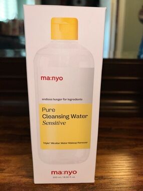 ma:nyo pure cleansing water sensitive